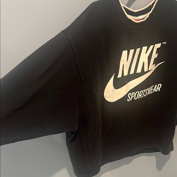 Nike Black Cropped Crewneck women’s XL - Picture 3 of 7